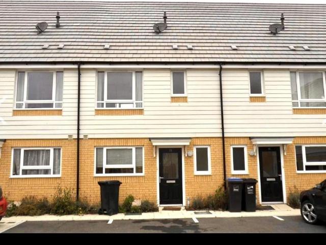 3 bedroom terraced house for sale