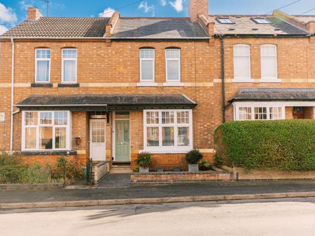 3 bedroom terraced house for sale