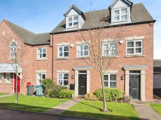 3 bedroom terraced house for sale