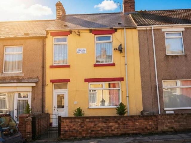 3 bedroom terraced house for sale