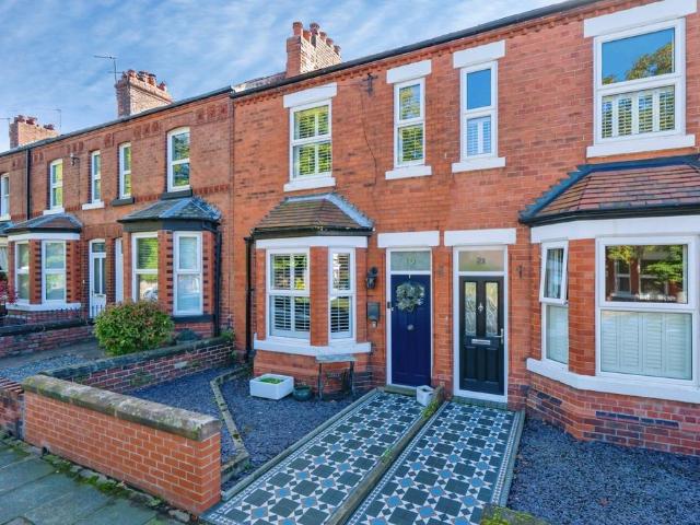 3 bedroom terraced house for sale