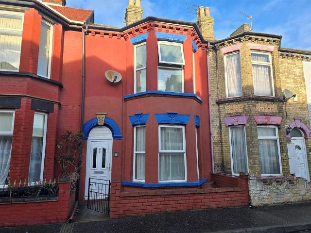 3 bedroom terraced house for sale
