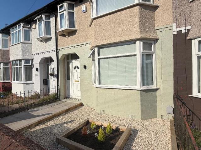 3 bedroom terraced house for sale