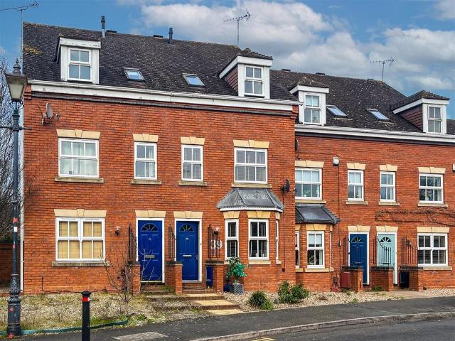 3 bedroom terraced house for sale