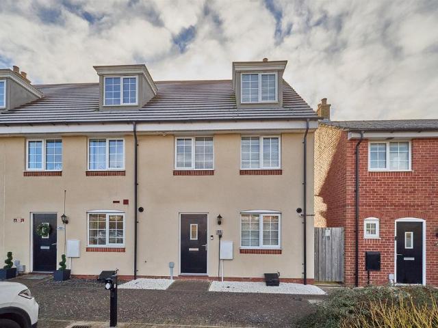 3 bedroom terraced house for sale
