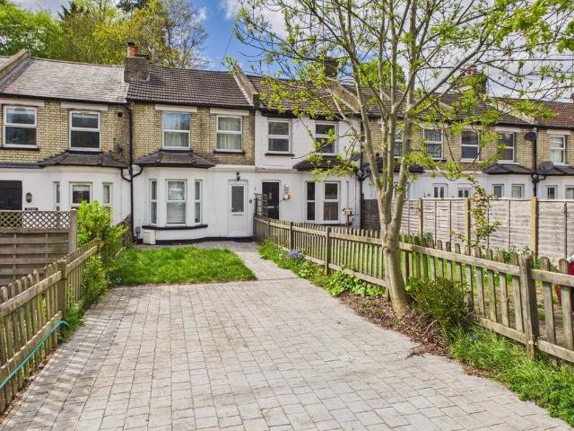 3 bedroom terraced house for sale