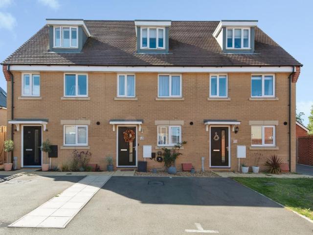 3 bedroom terraced house for sale