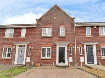 3 bedroom terraced house for sale