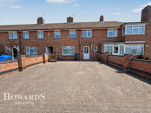 3 bedroom terraced house for sale
