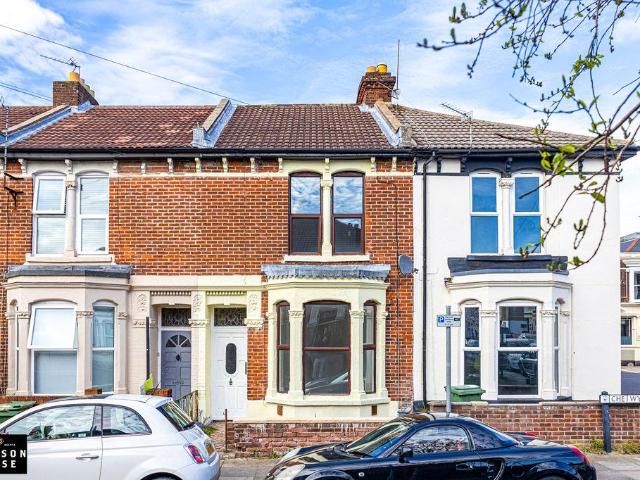 3 bedroom terraced house for sale