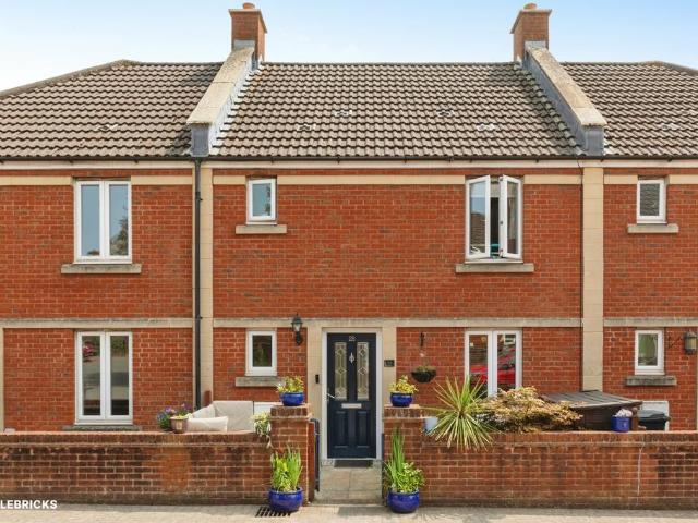 3 bedroom terraced house for sale