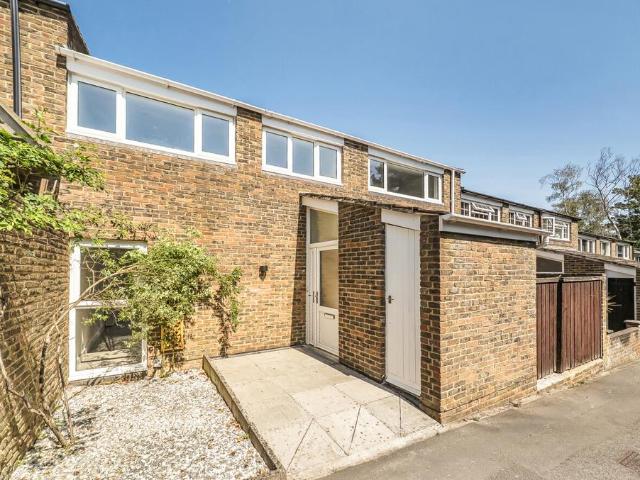 3 bedroom terraced house for sale