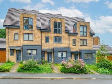 3 bedroom terraced house for sale