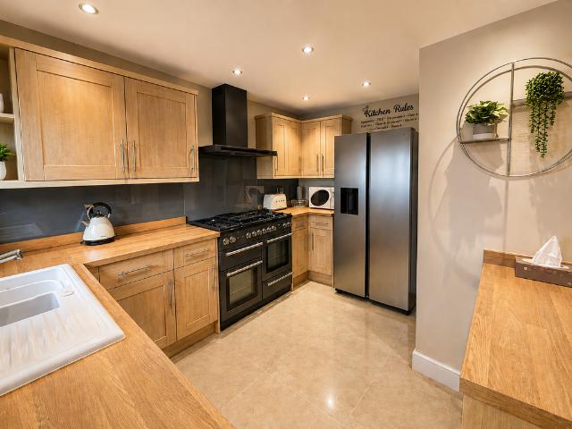 3 bedroom terraced house for sale