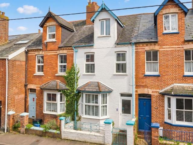 3 bedroom terraced house for sale