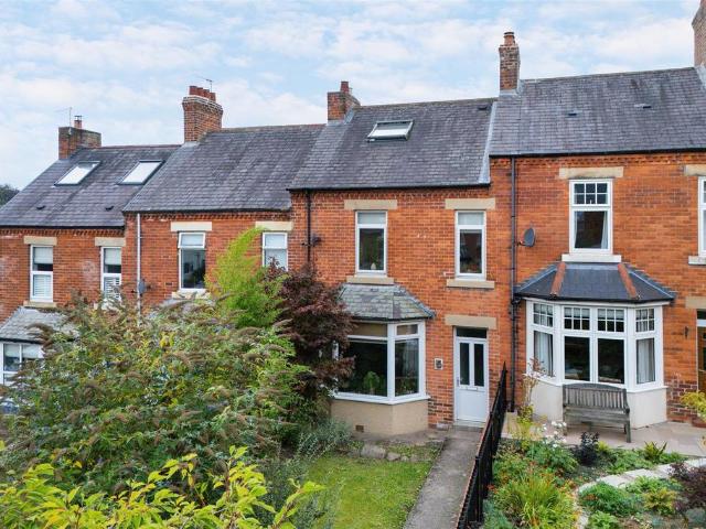 3 bedroom terraced house for sale