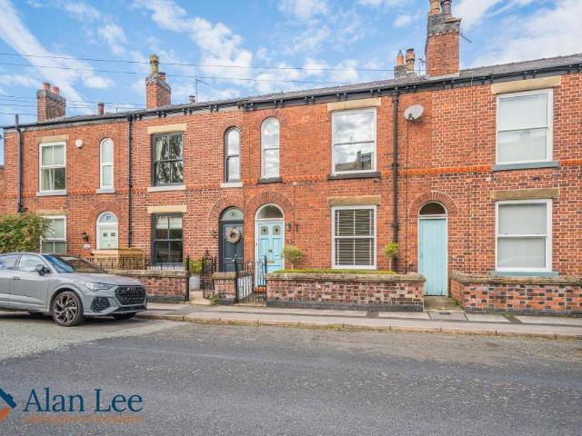 3 bedroom terraced house for sale