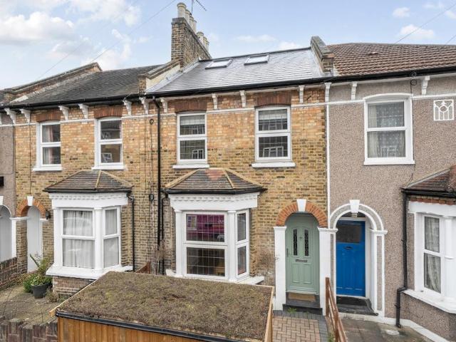 3 bedroom terraced house for sale