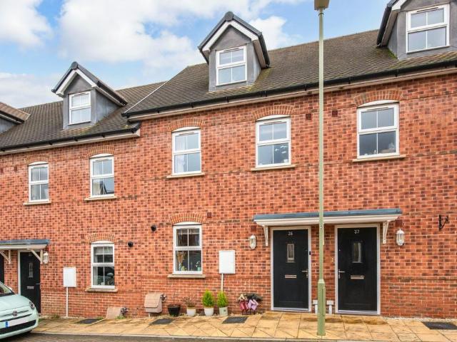 3 bedroom terraced house for sale