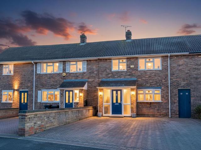 3 bedroom terraced house for sale