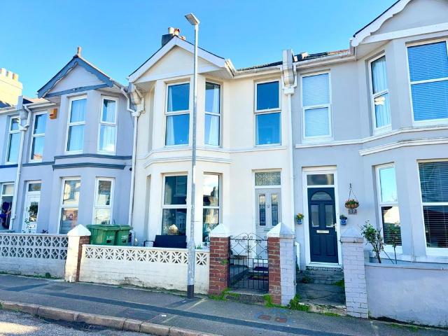 3 bedroom terraced house for sale