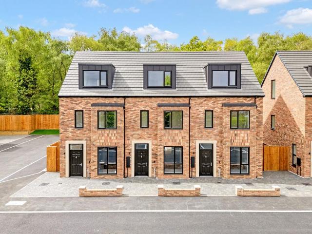 3 bedroom terraced house for sale