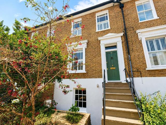3 bedroom terraced house for sale