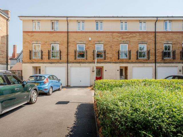 3 bedroom terraced house for sale