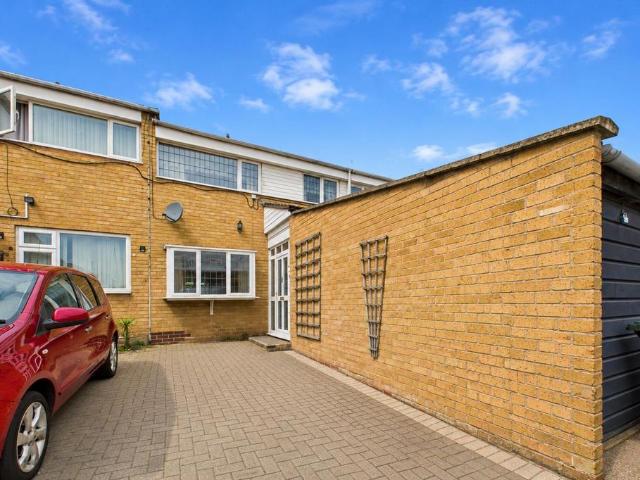 3 bedroom terraced house for sale