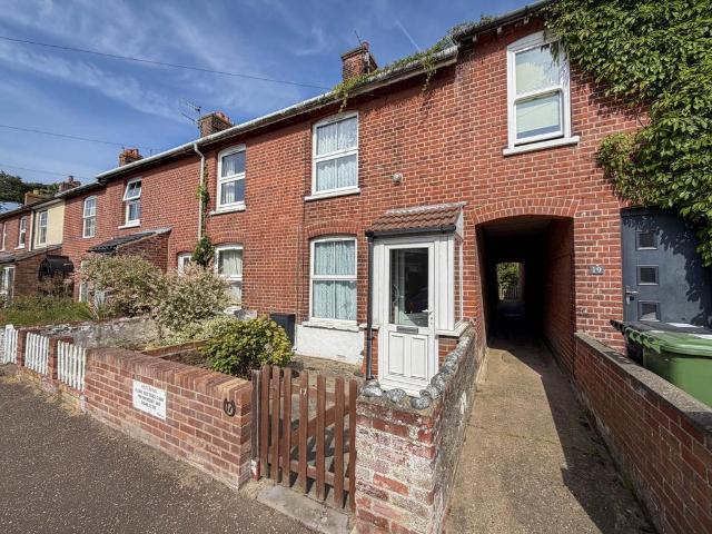 3 bedroom terraced house for sale