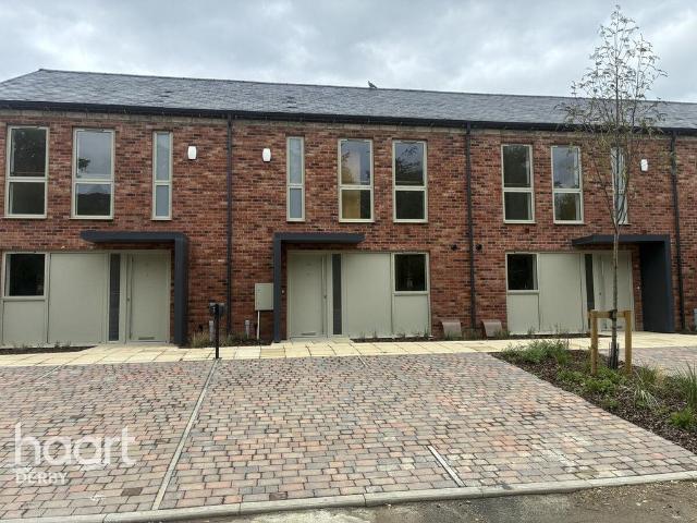3 bedroom terraced house for sale