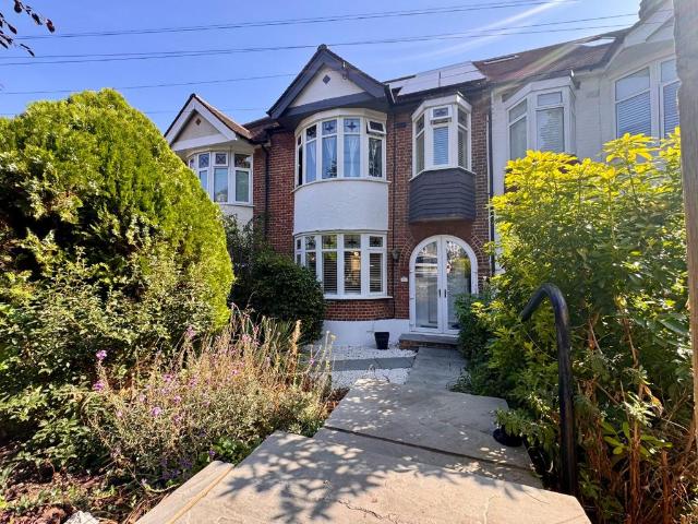 3 bedroom terraced house for sale