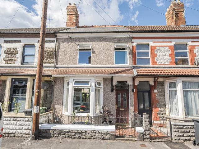 3 bedroom terraced house for sale