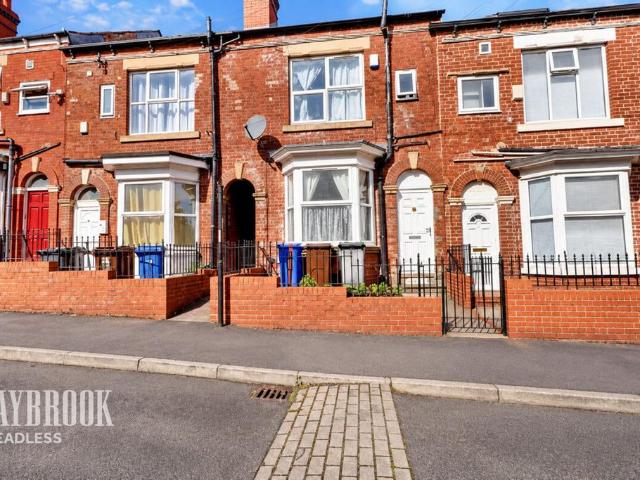 3 bedroom terraced house for sale