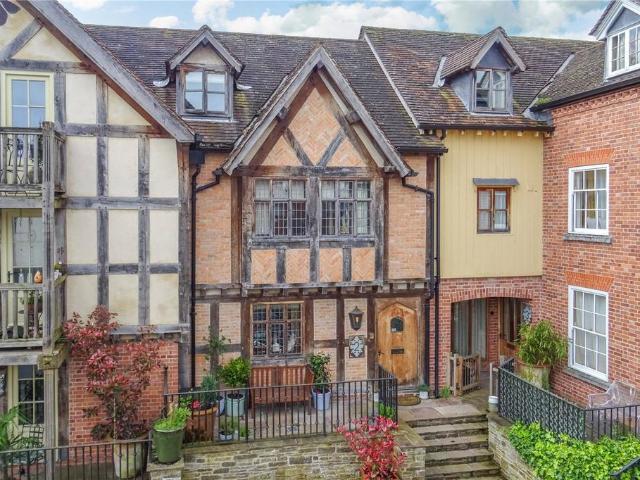 3 bedroom terraced house for sale