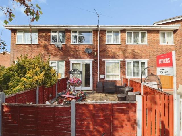 3 bedroom terraced house for sale