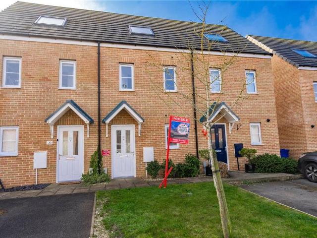 3 bedroom terraced house for sale