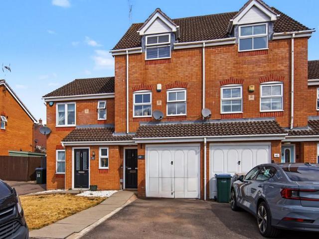 3 bedroom terraced house for sale