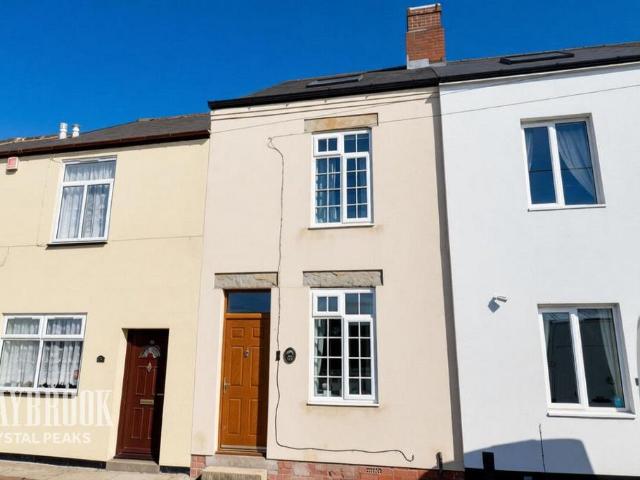 3 bedroom terraced house for sale