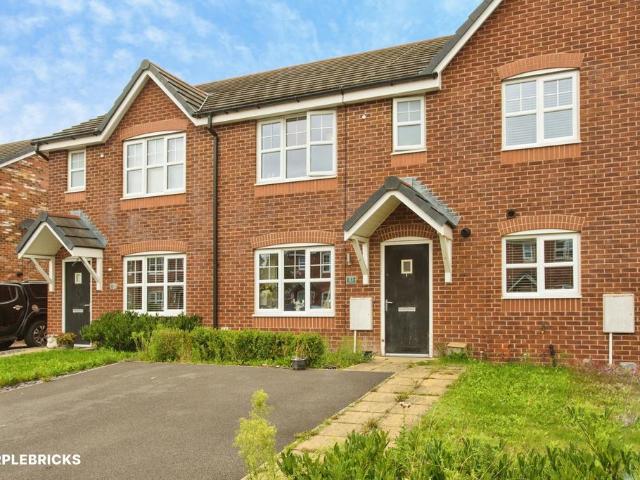 3 bedroom terraced house for sale