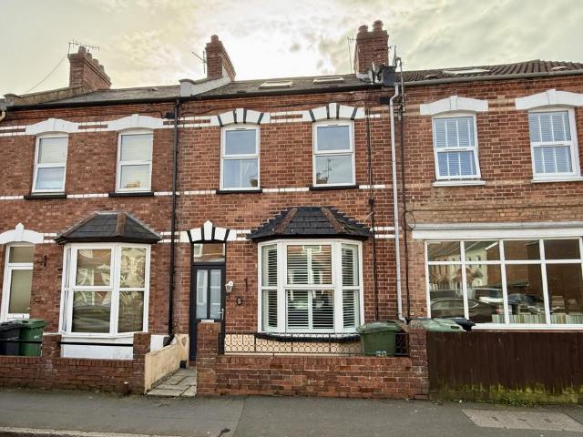 3 bedroom terraced house for sale