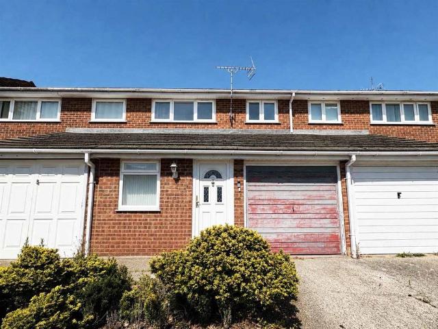 3 bedroom terraced house for sale
