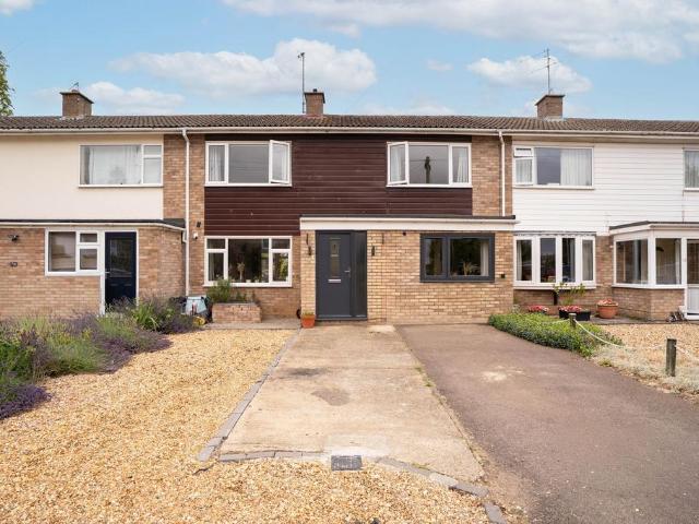3 bedroom terraced house for sale