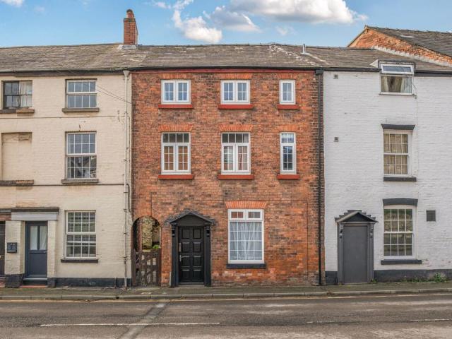 3 bedroom terraced house for sale