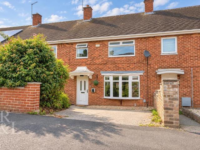 3 bedroom terraced house for sale