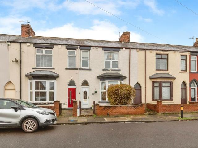 3 bedroom terraced house for sale