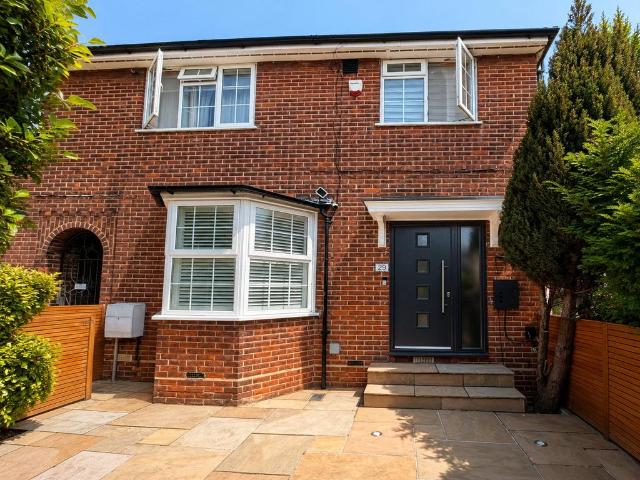 3 bedroom terraced house for sale