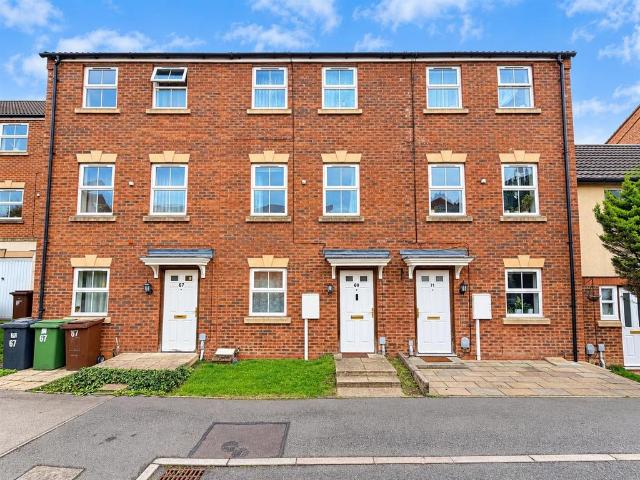 3 bedroom terraced house for sale