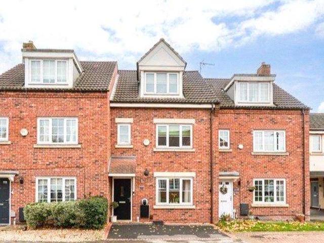 3 bedroom terraced house for sale