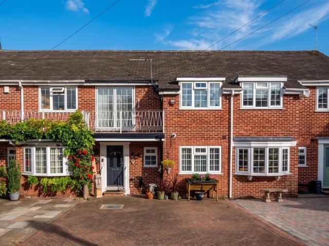 3 bedroom terraced house for sale